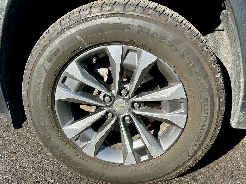Used 2025 Chevrolet Equinox LT w/ Convenience Package II FWD image 9