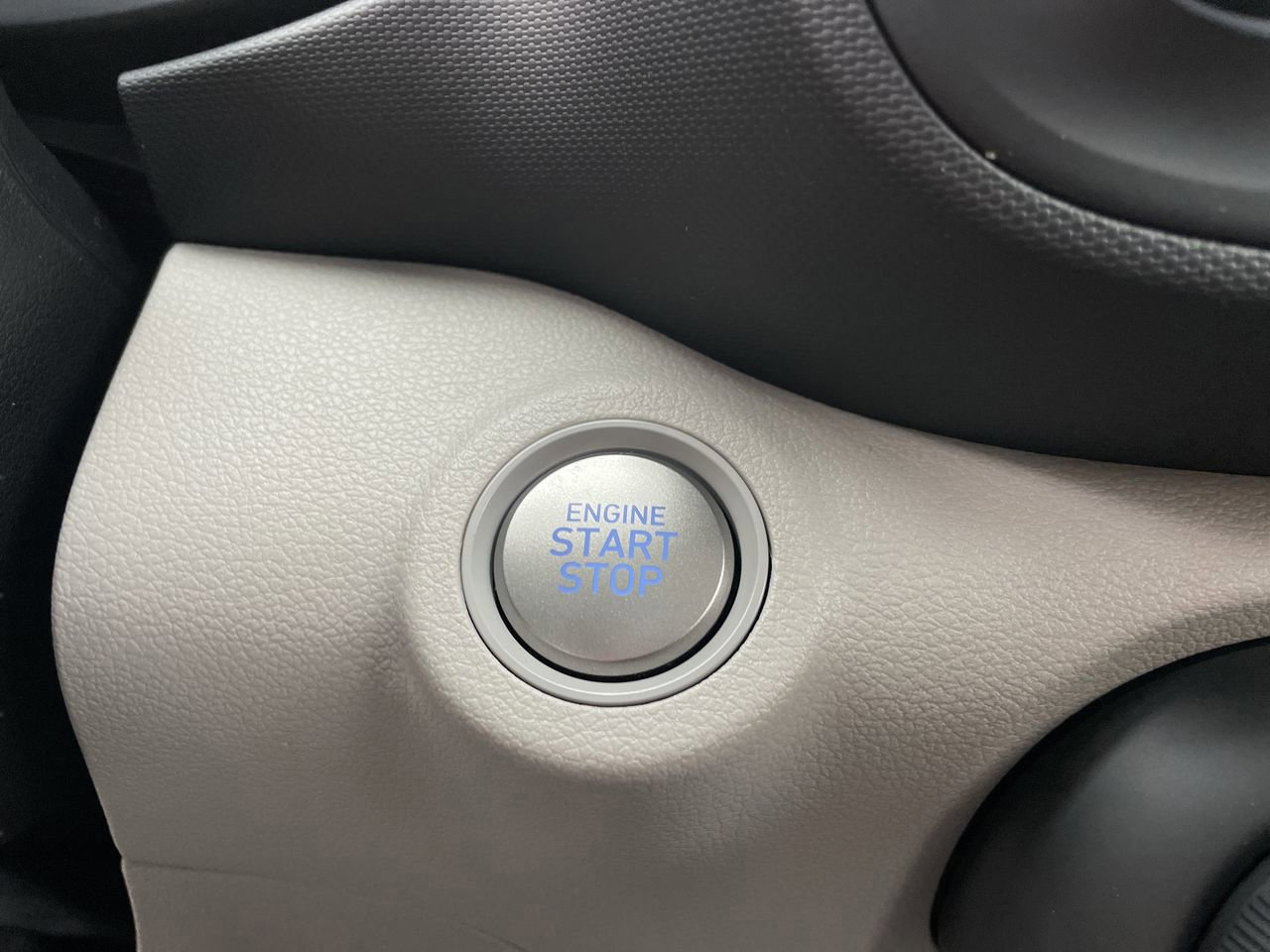 New 2026 Hyundai Venue SEL FWD image 38