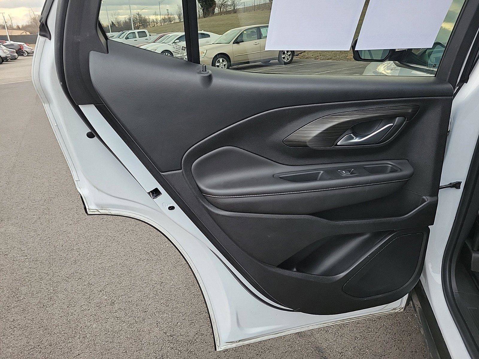 Used 2022 GMC Terrain SLE w/ Driver Convenience Package image 13