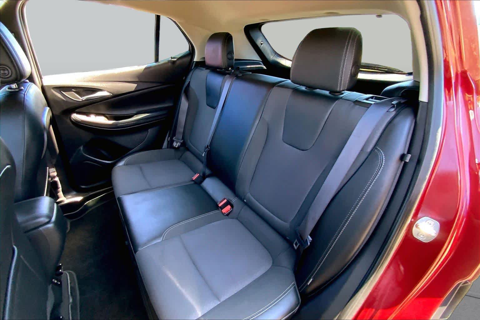 Certified 2022 Buick Encore GX Preferred FWD image 21