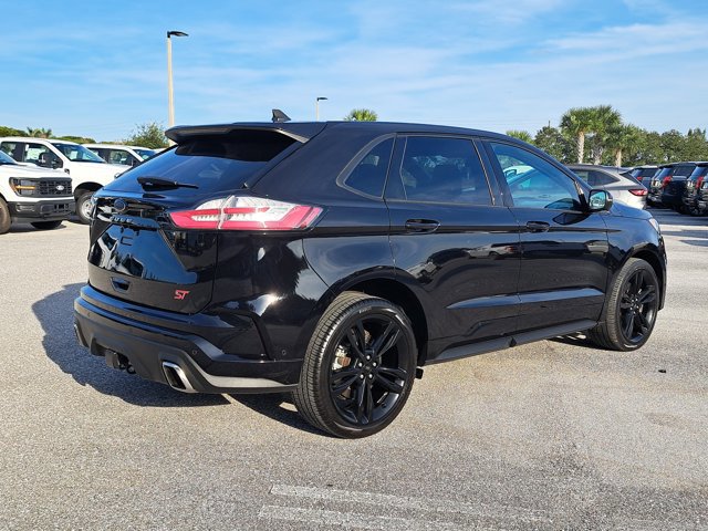 Certified 2022 Ford Edge ST w/ Equipment Group 401A image 7