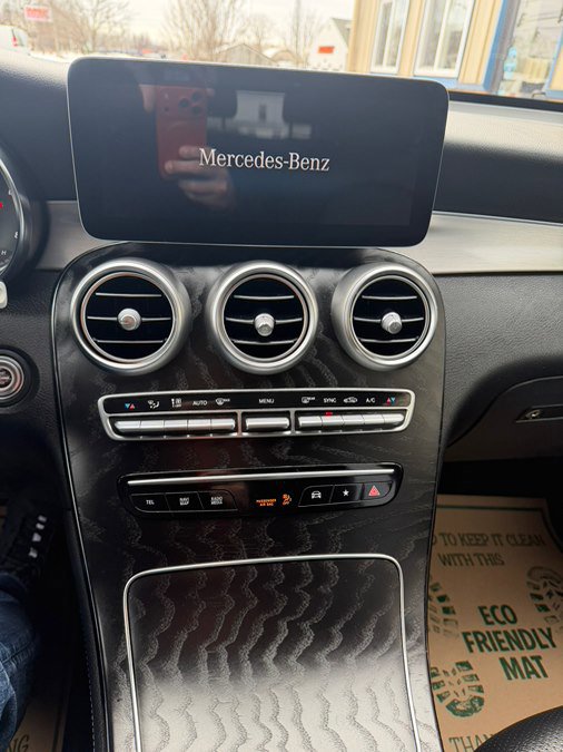 Used 2020 Mercedes-Benz GLC 300 4MATIC image 17