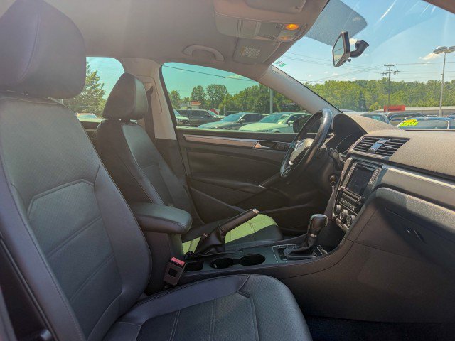 Used 2018 Volkswagen Passat 2.0T S FWD image 21