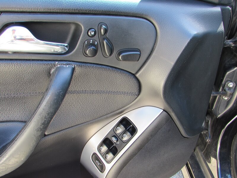Used 2006 Mercedes-Benz C 230 Sedan image 20