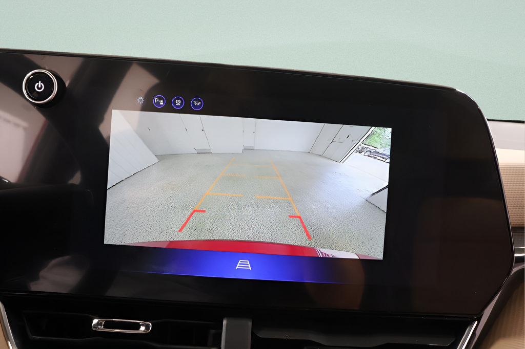 New 2027 Chevrolet Equinox ACTIV w/ Convenience Package III AWD/4WD image 15