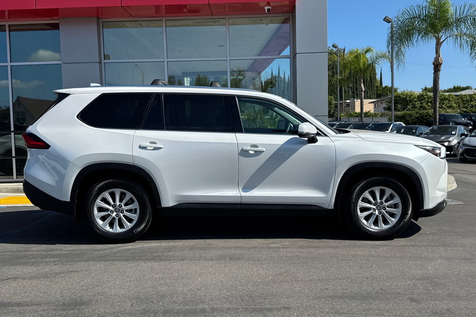 Certified 2024 Toyota Grand Highlander FWD image 4