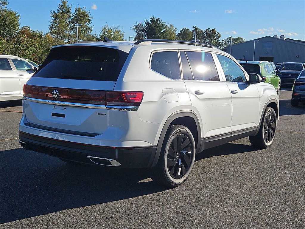 New 2026 Volkswagen Atlas SE image 2