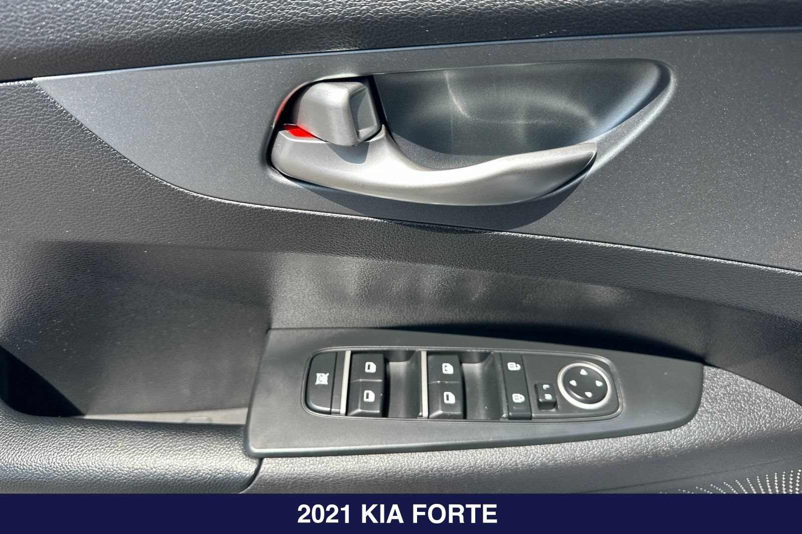 Used 2021 Kia Forte LXS FWD image 12