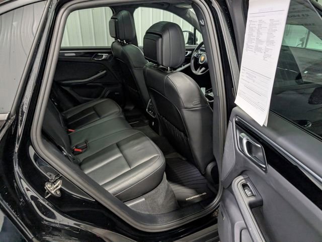 Used 2023 Porsche Macan w/ Premium Package Plus image 28