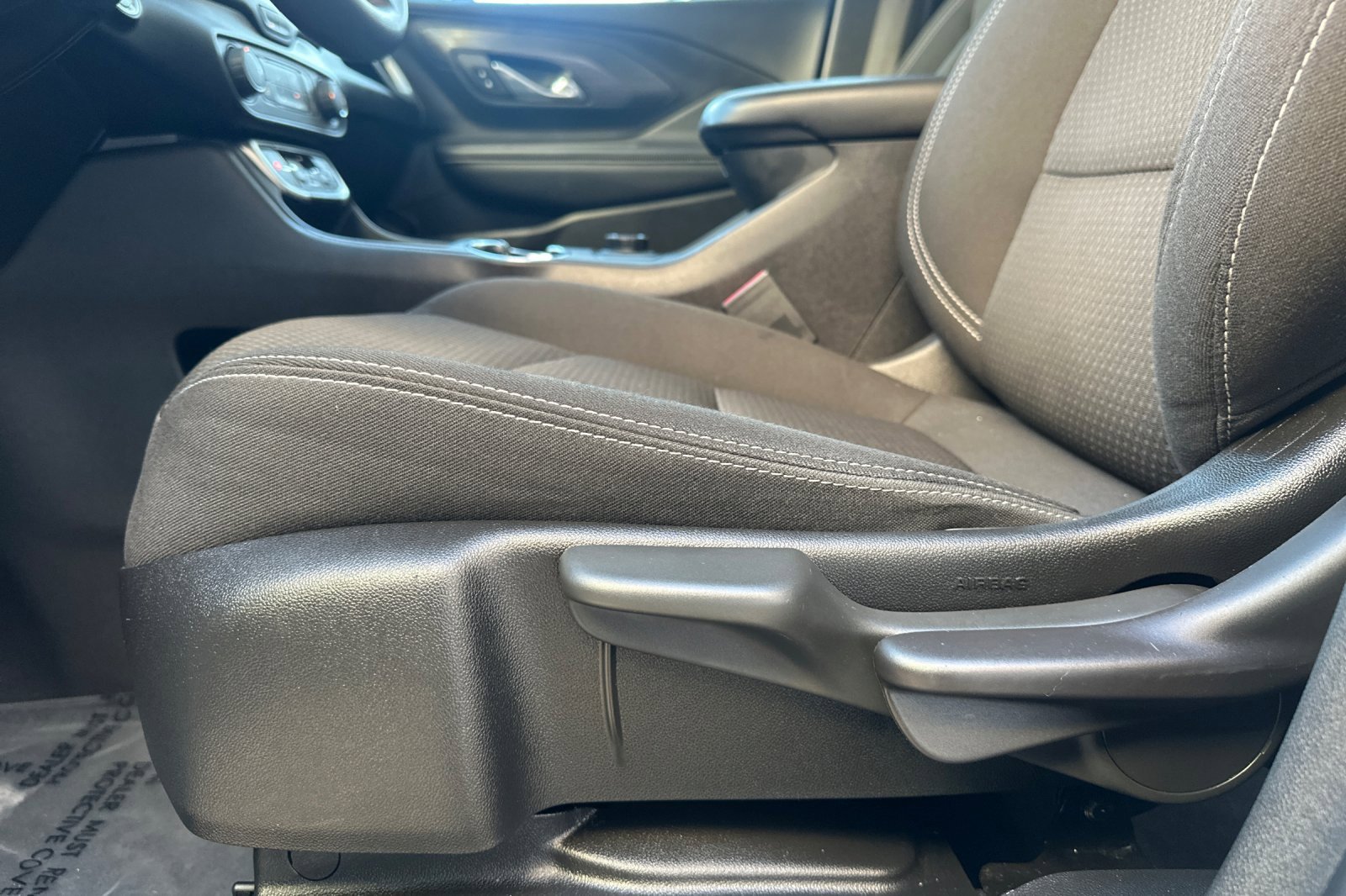 Used 2024 GMC Terrain SLE image 13