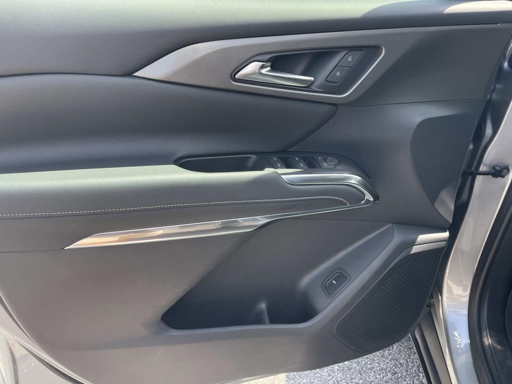 Used 2024 Chevrolet Traverse LT w/ LPO, Floor Liner Package FWD image 16
