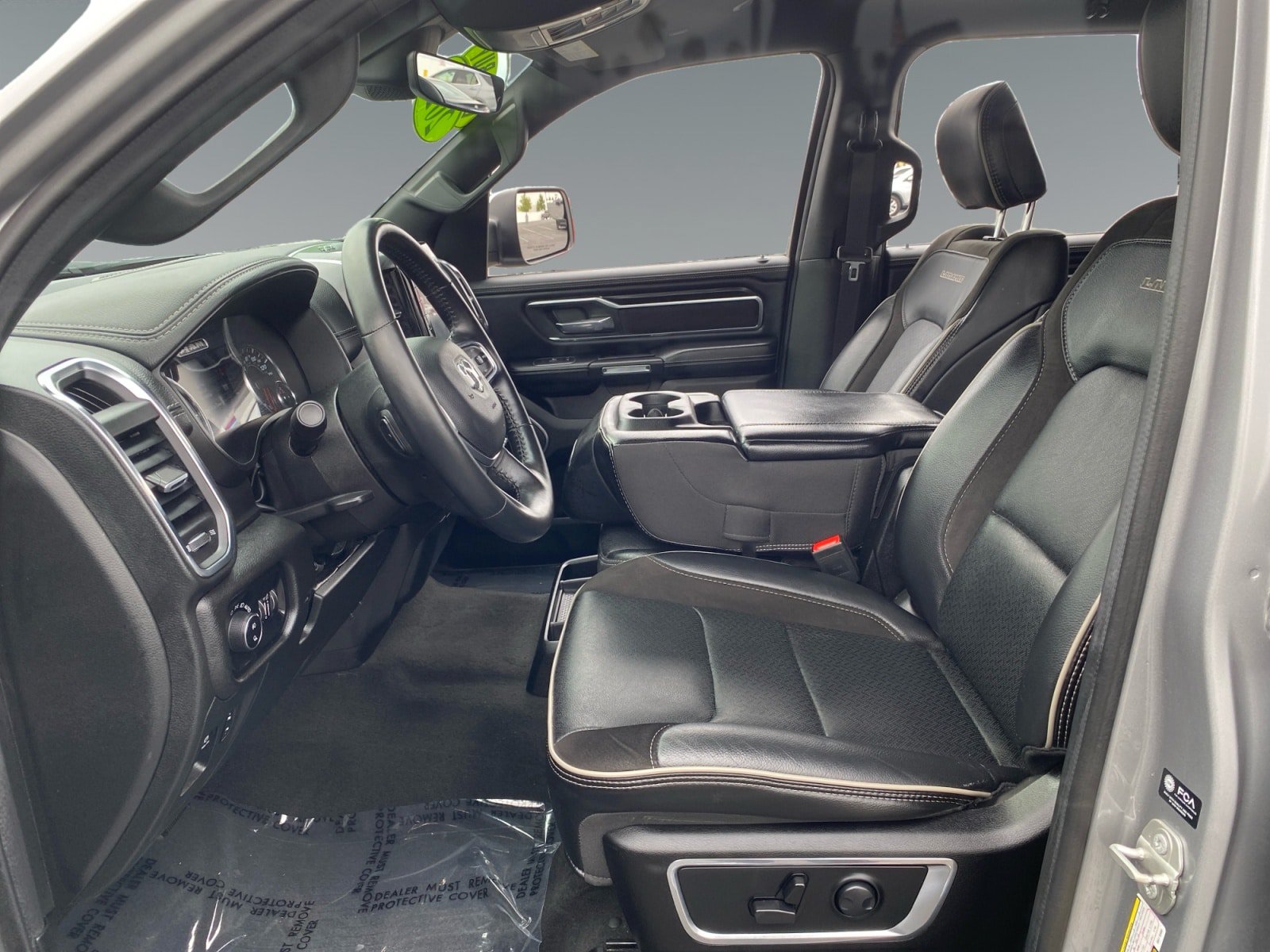 Used 2024 RAM 1500 Laramie AWD/4WD image 9