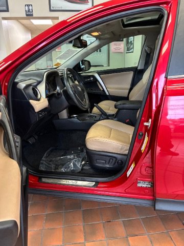 Used 2015 Toyota RAV4 Limited w/ Technology Package image 19