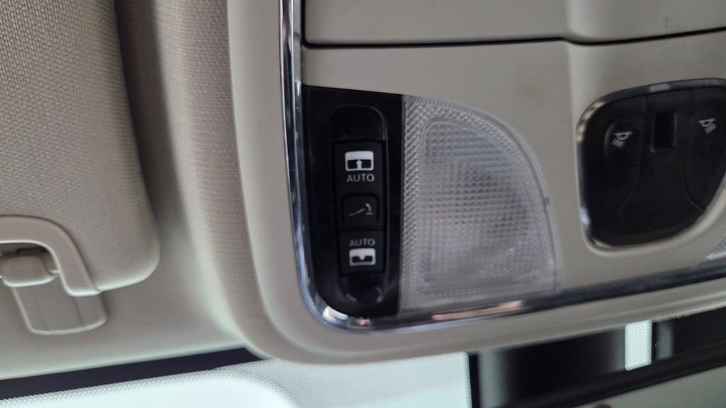 Used 2015 Jeep Cherokee Limited image 28