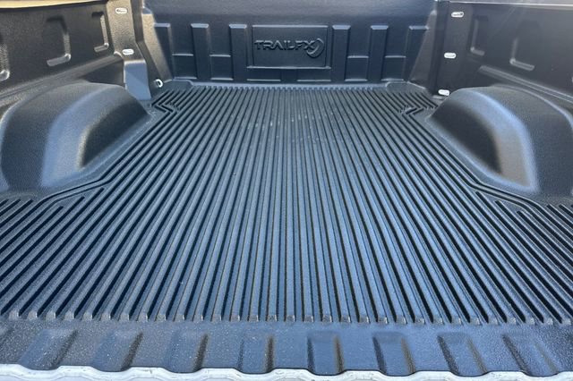 Used 2025 Chevrolet Silverado 2500 LT w/ Convenience Package image 17