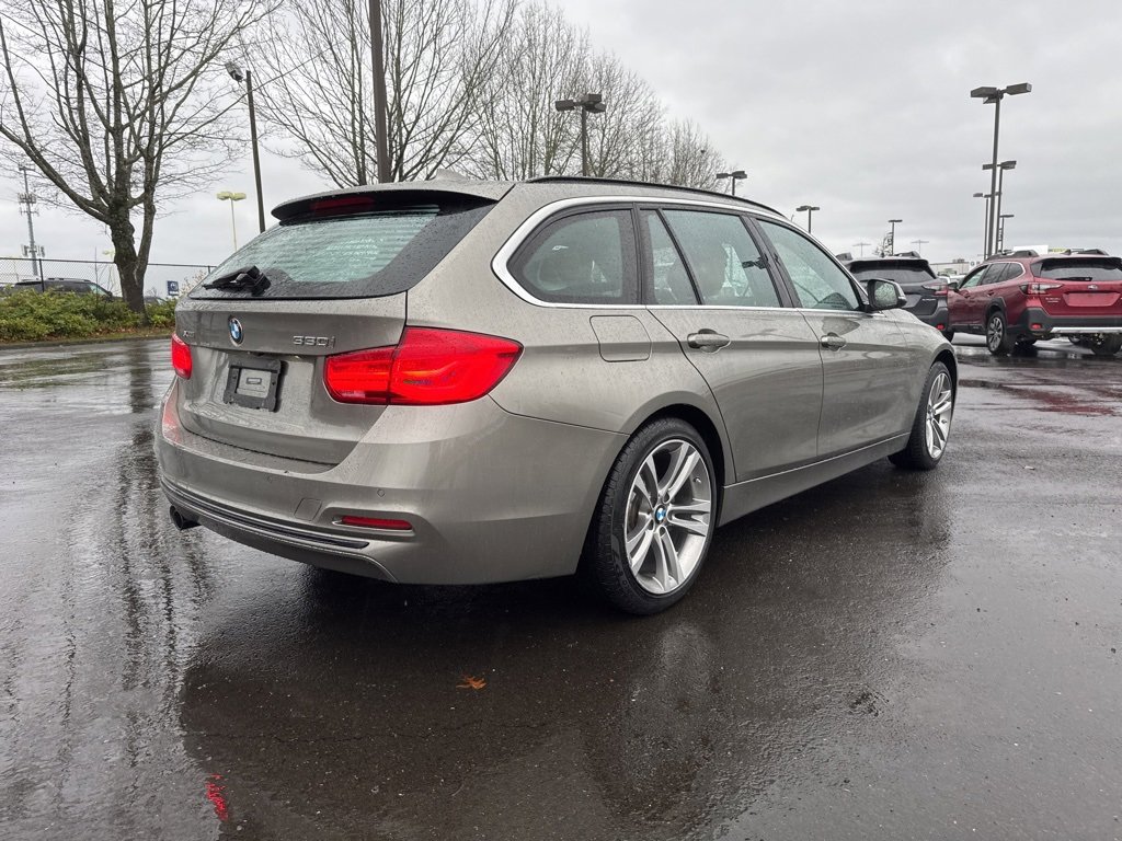 Used 2017 BMW 330i xDrive Wagon w/ Premium Package image 7