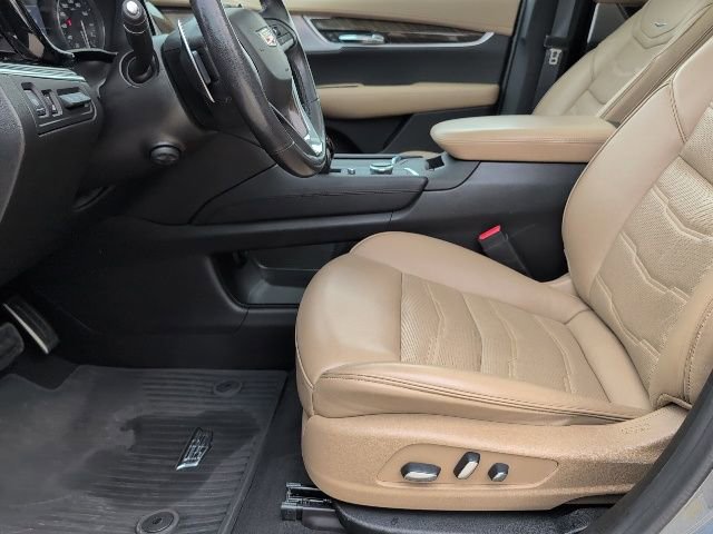 Used 2020 Cadillac XT6 Sport w/ Platinum Package image 13