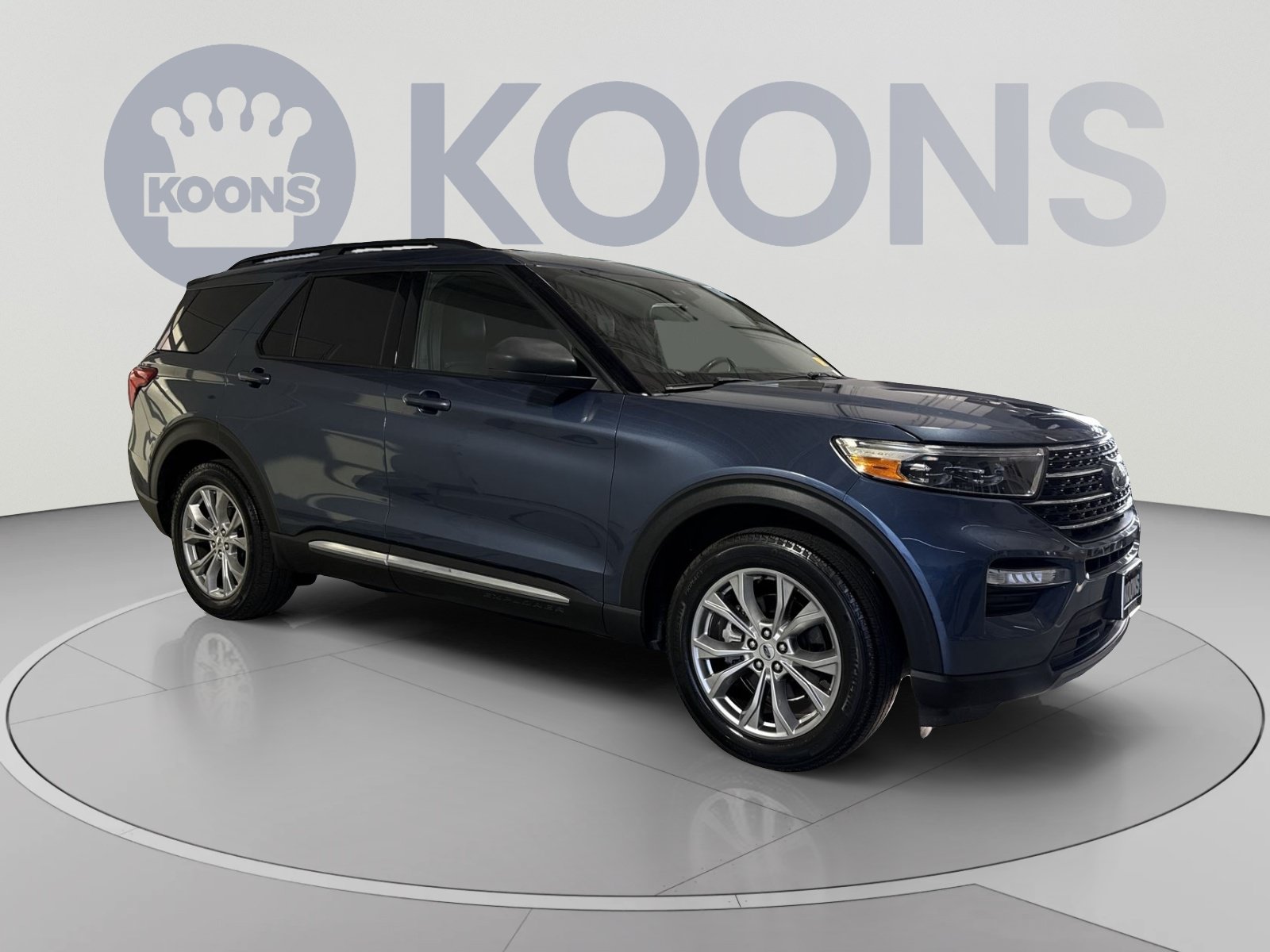 Used 2020 Ford Explorer XLT w/ Equipment Group 202A AWD/4WD image 2