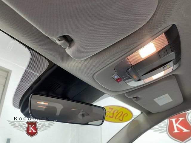 Used 2025 Kia Sorento S image 19