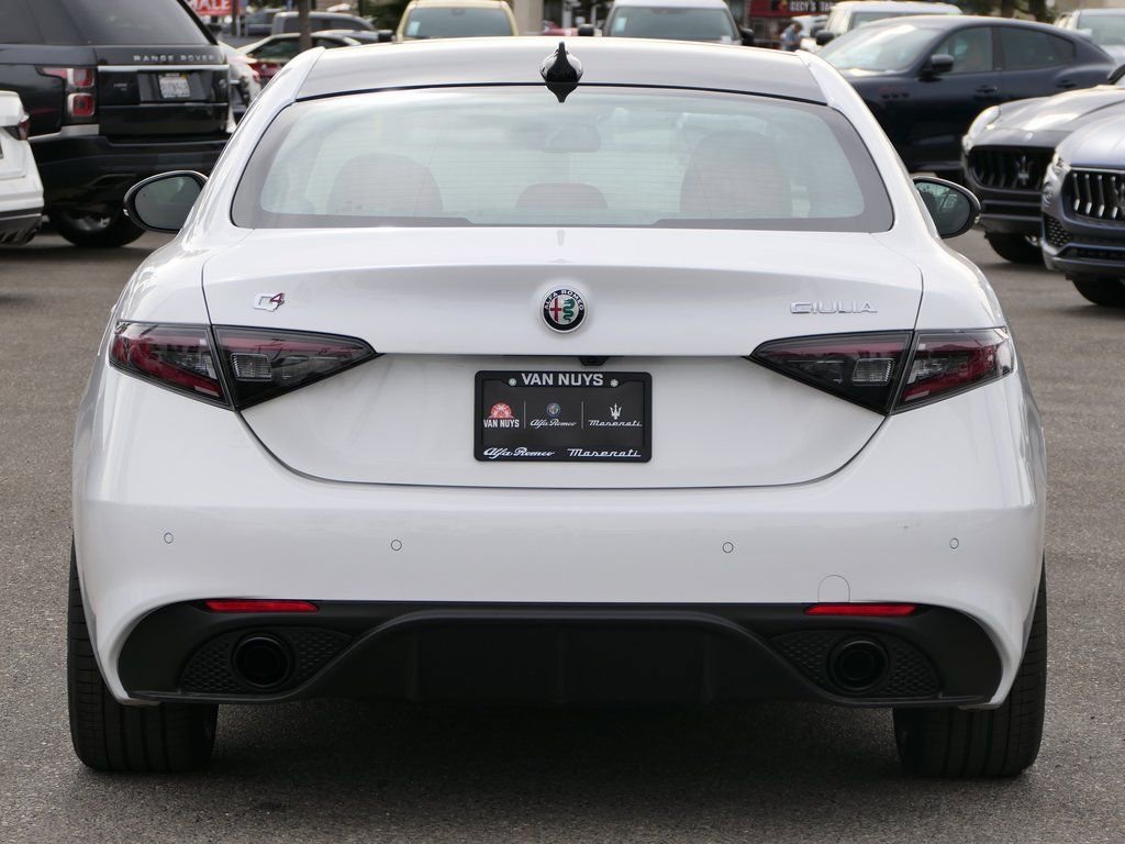 New 2025 Alfa Romeo Giulia AWD image 3
