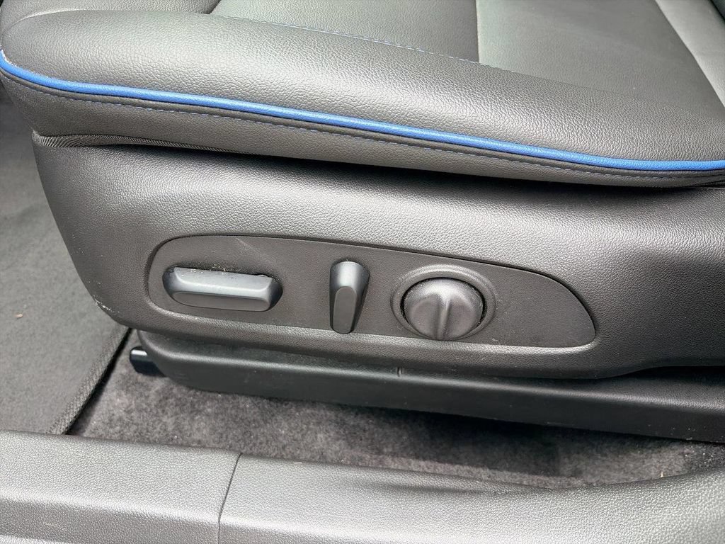 Used 2024 Buick Envista Sport Touring w/ Convenience I Package FWD image 16