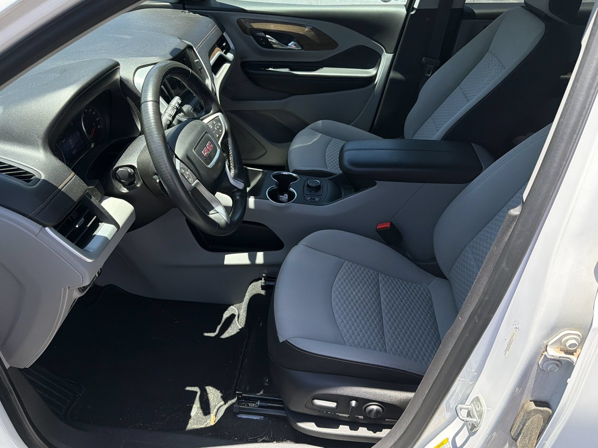 Used 2019 GMC Terrain SLE w/ Driver Convenience Package FWD image 16