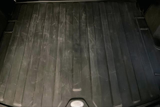 Certified 2025 Land Rover Discovery Sport S image 33