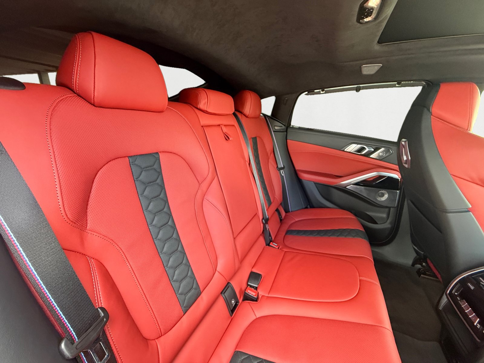 Used 2025 BMW X6 M Competition AWD/4WD image 18