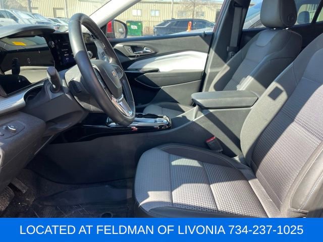 Used 2024 Chevrolet Trax LT w/ Driver Confidence Package image 6
