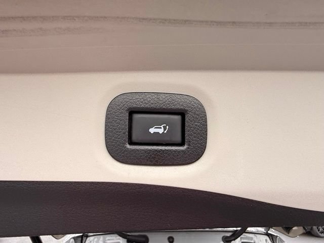 Certified 2020 Nissan Rogue SV w/ Sun & Sound Touring Package AWD/4WD image 18
