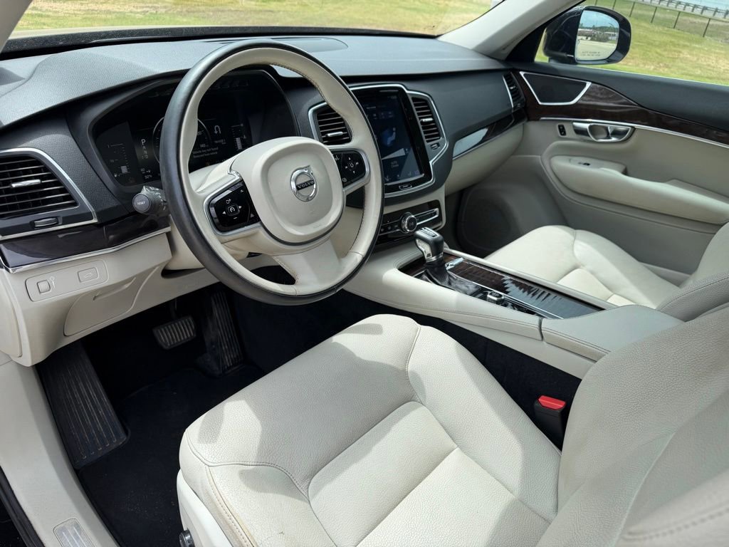 Used 2019 Volvo XC90 T5 Momentum FWD image 12