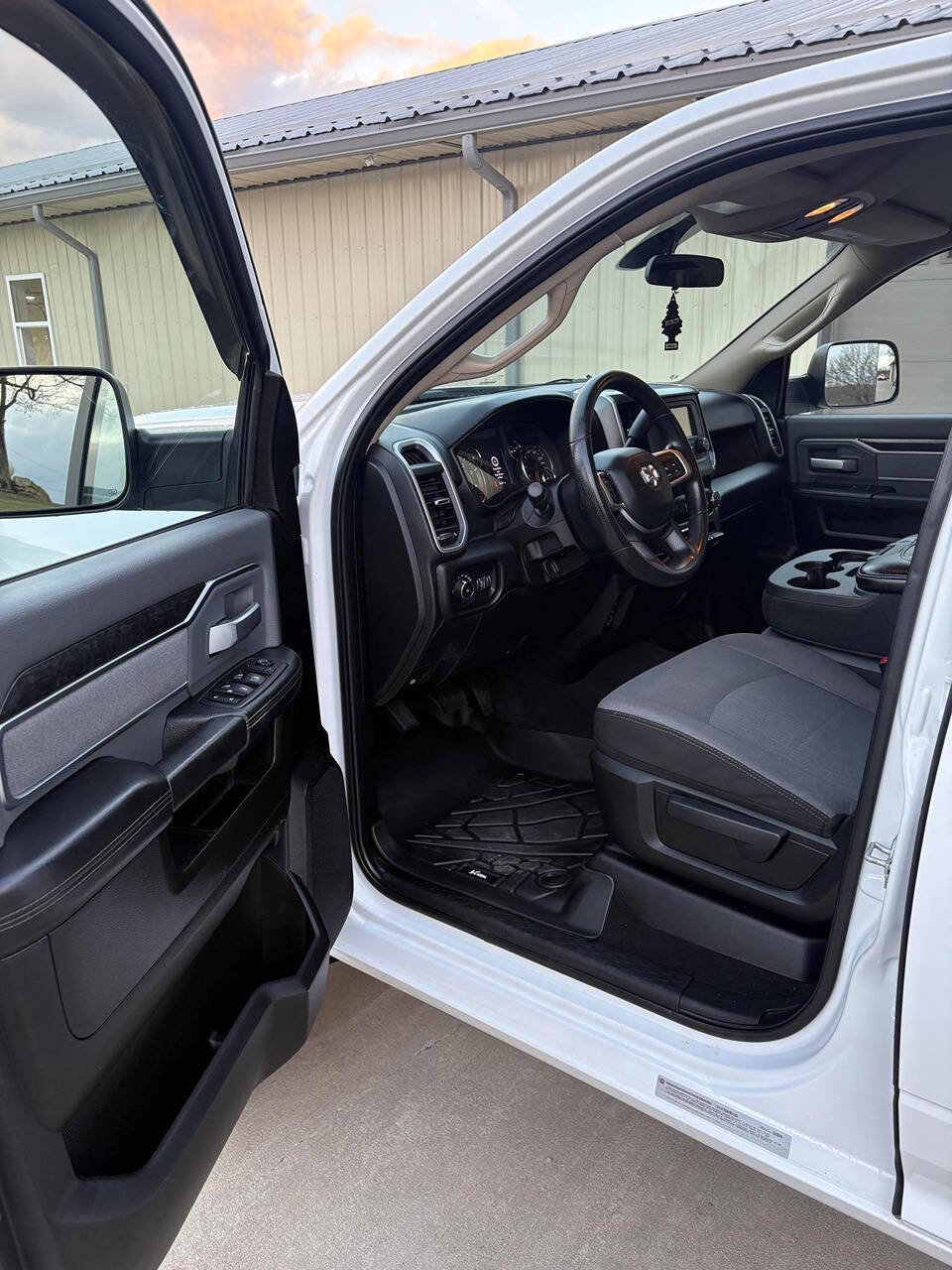 Used 2019 RAM 3500 Big Horn image 8