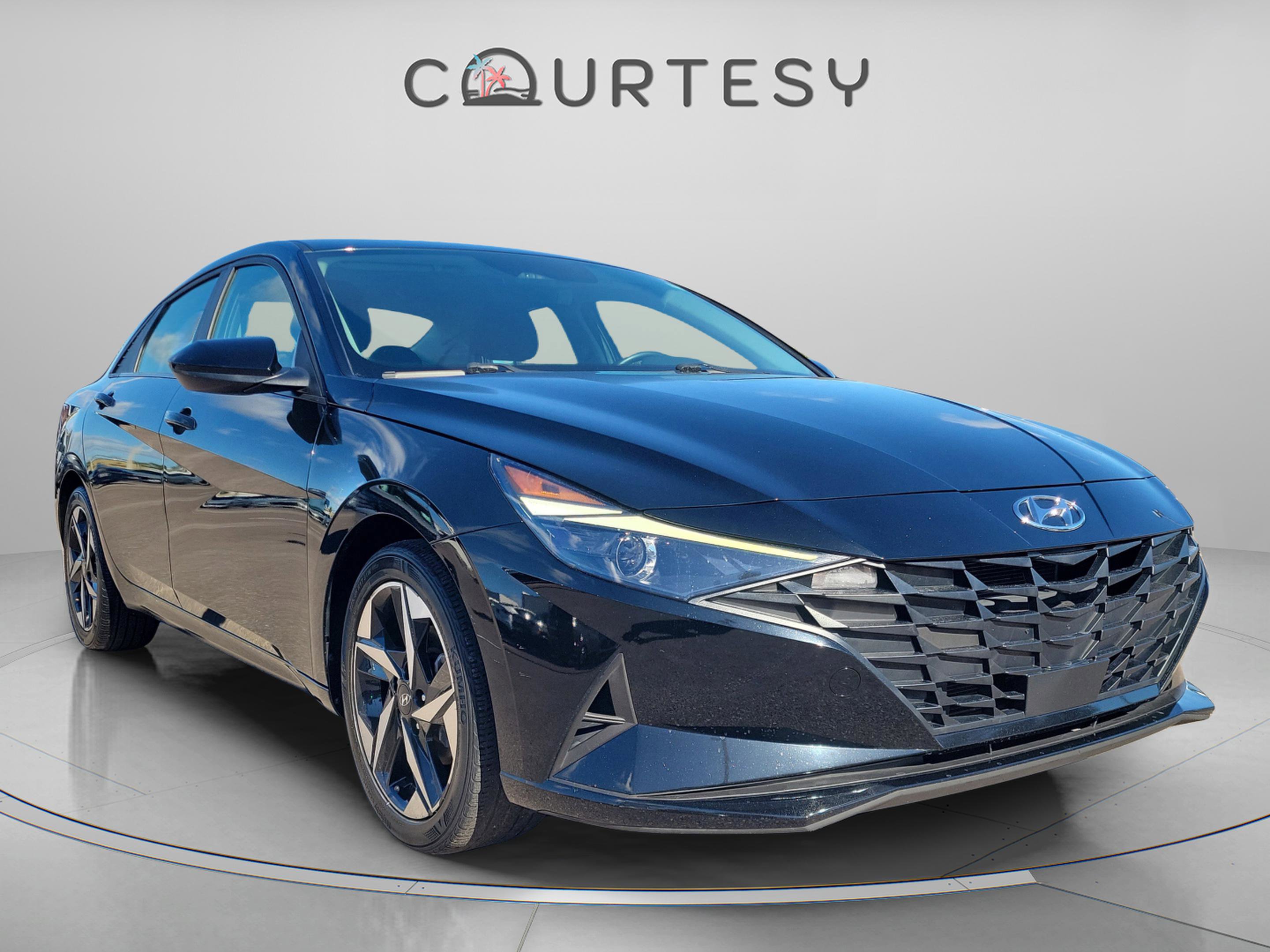 Used 2023 Hyundai Elantra SEL w/ Convenience Package image 5