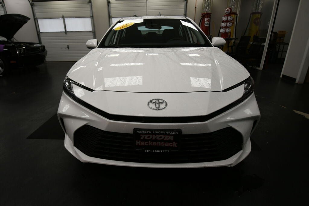 Used 2025 Toyota Camry LE FWD image 2