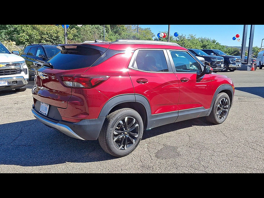 Certified 2021 Chevrolet TrailBlazer LT w/ Convenience Package FWD image 8