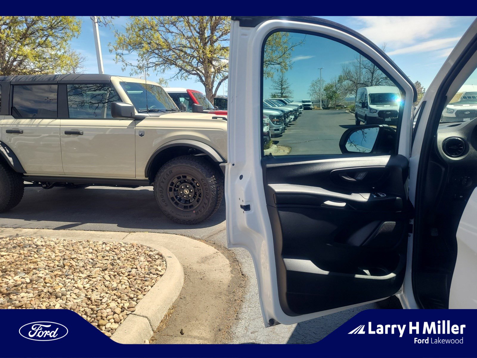 Used 2023 Mercedes-Benz Metris image 13