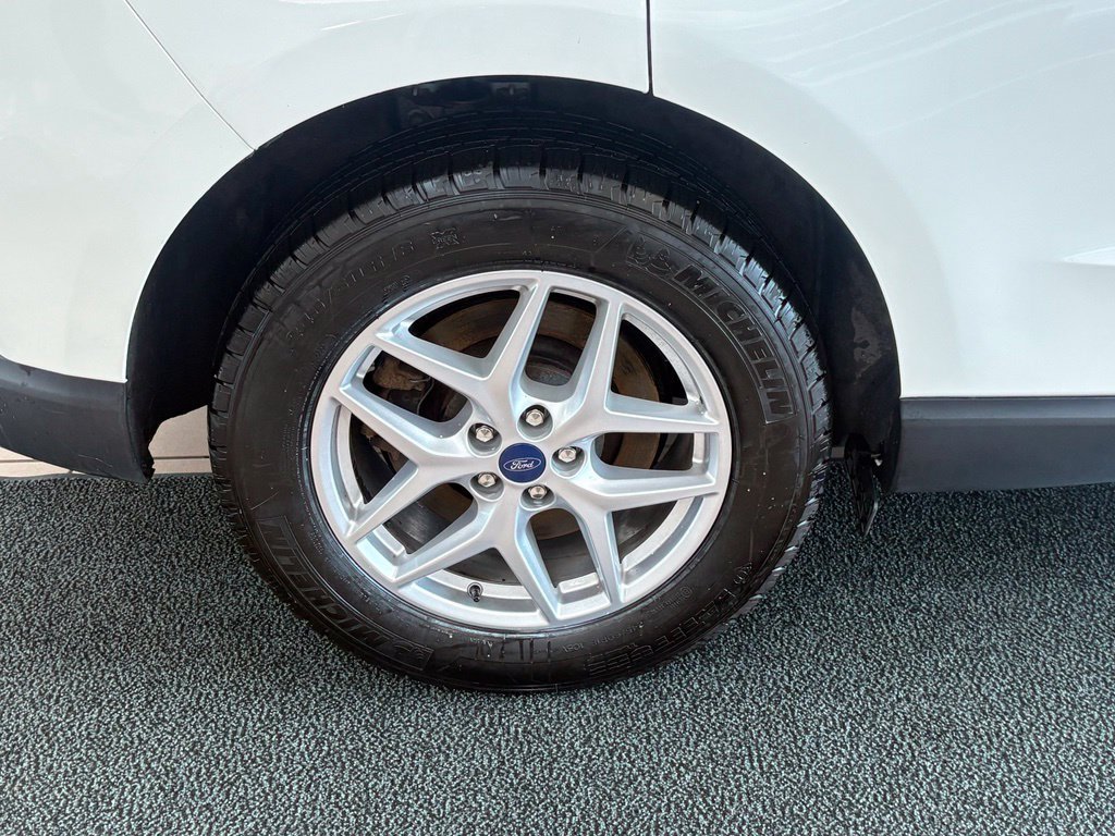 Used 2023 Ford Edge SEL AWD/4WD image 11
