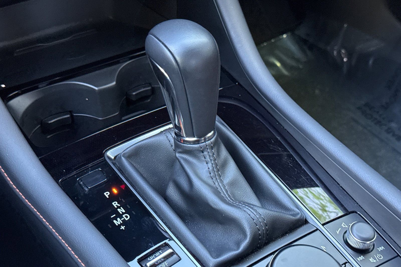 Certified 2025 MAZDA MAZDA3 Carbon image 23