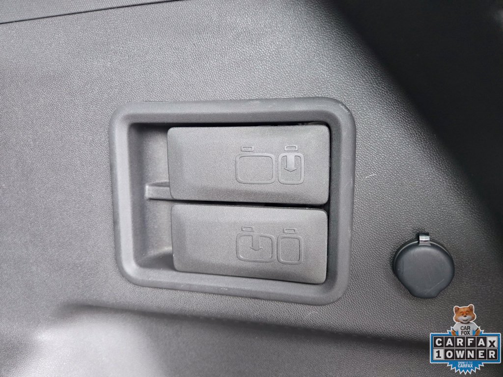 Used 2022 Chevrolet Equinox RS w/ RS Leather Package FWD image 22