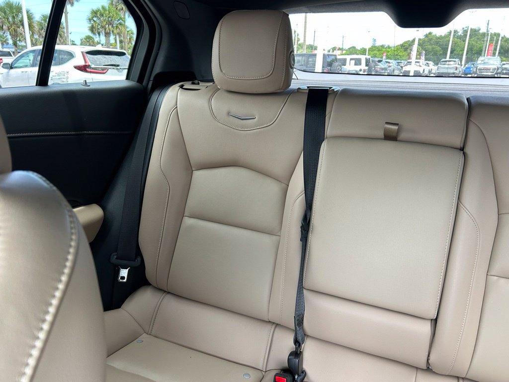 Used 2025 Cadillac XT4 Premium Luxury FWD image 13