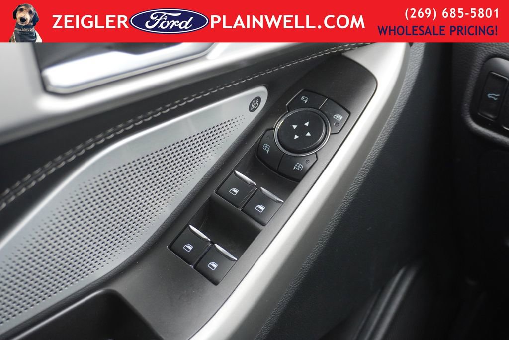 Used 2023 Ford Explorer Limited w/ Limited Technology Package image 32