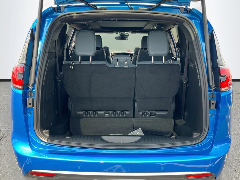 New 2027 Chrysler Pacifica Pinnacle w/ Theater Group FWD image 26