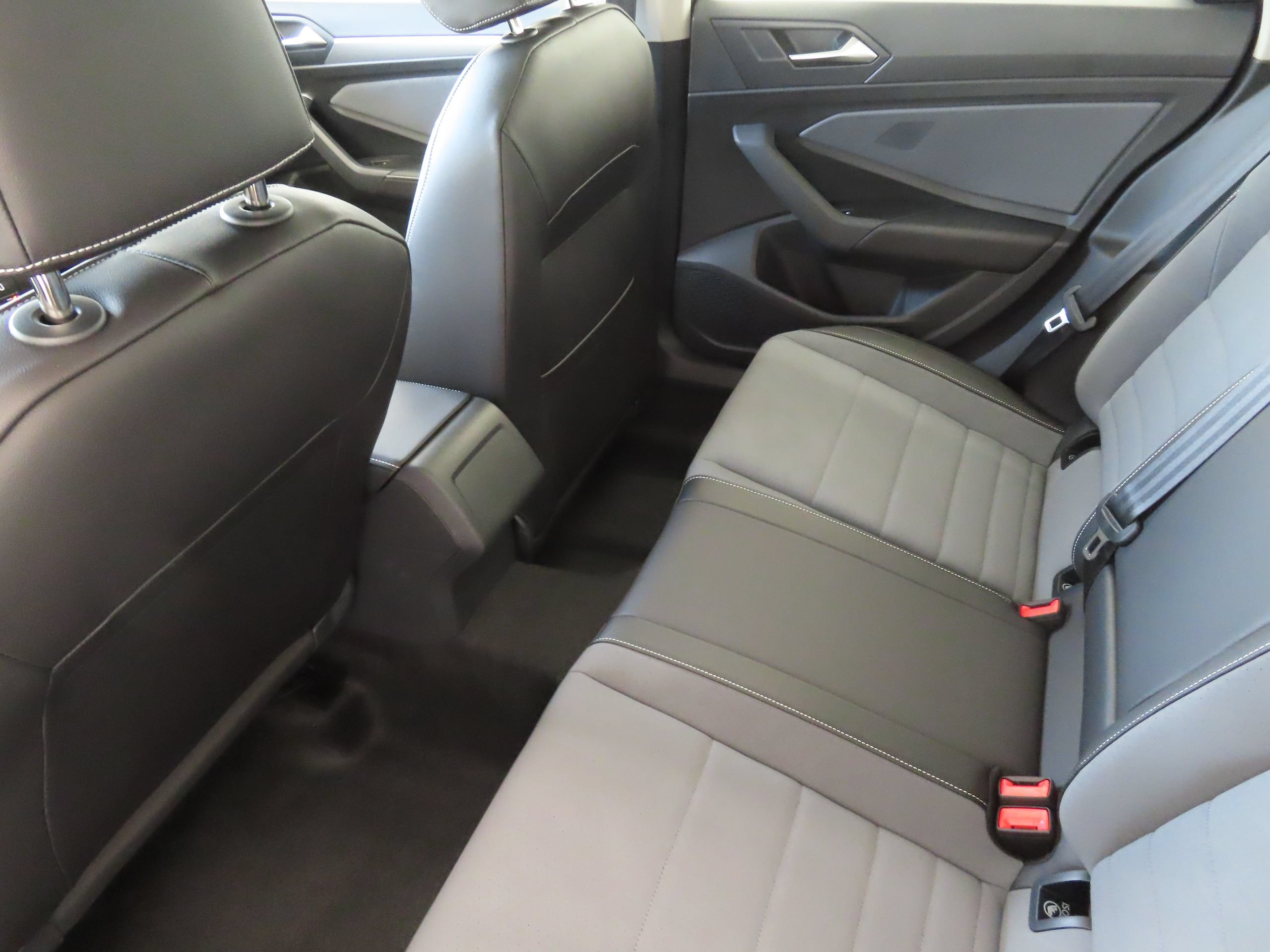 New 2026 Volkswagen Jetta SE FWD image 22