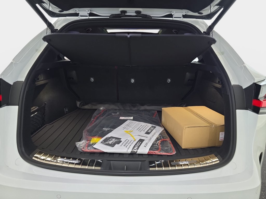 New 2026 Lexus NX 450h+ F Sport AWD/4WD image 12