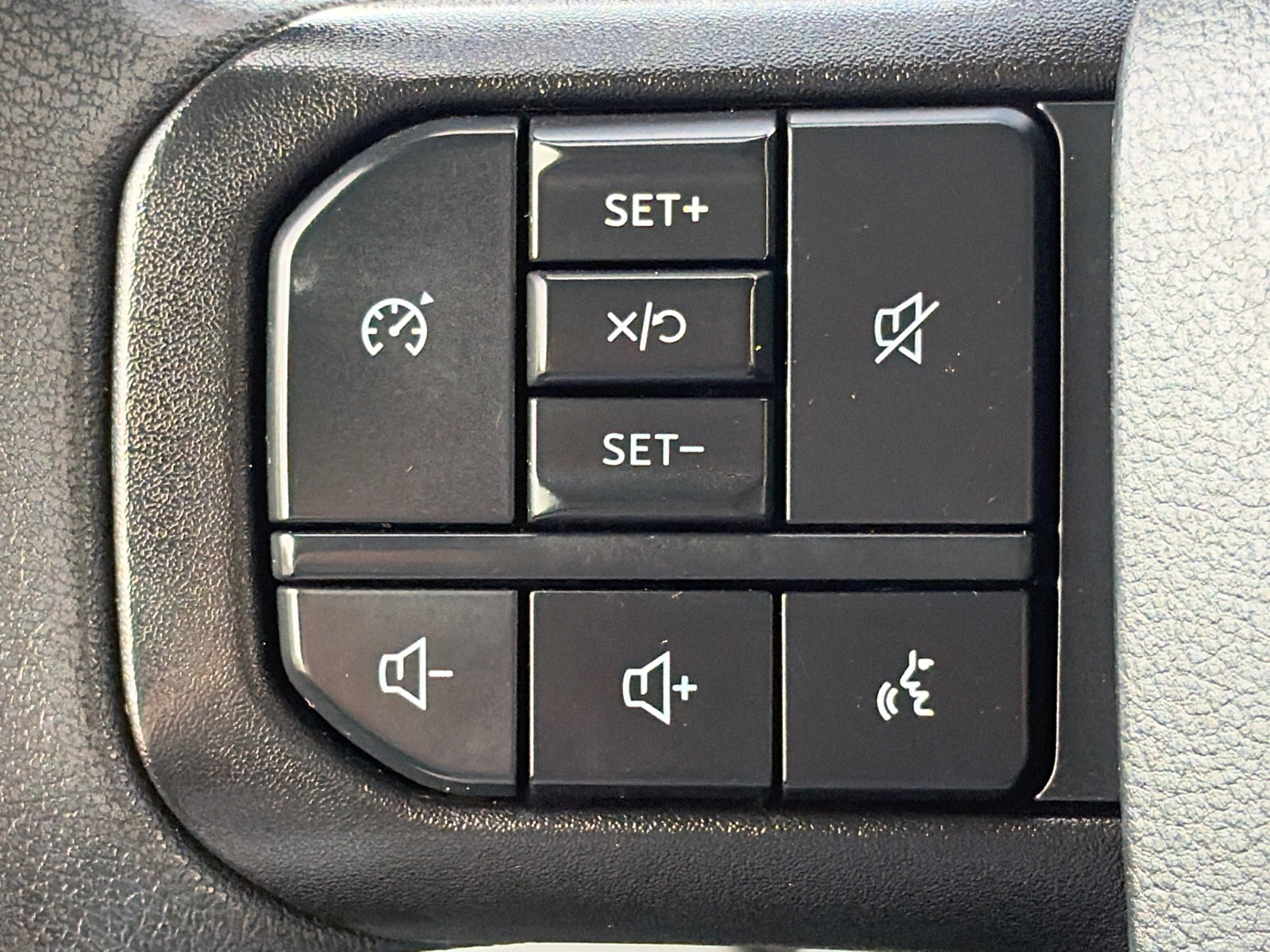 Used 2024 Ford F250 XLT w/ FX4 Off-Road Package AWD/4WD image 26