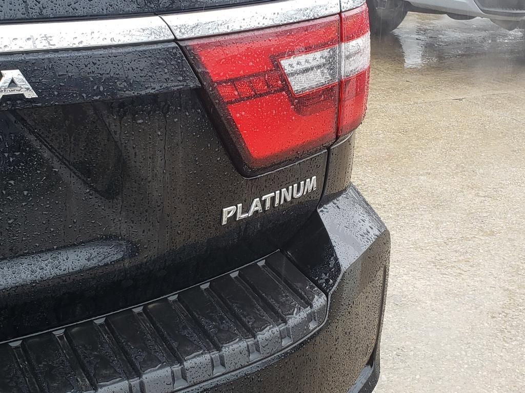 Used 2024 Nissan Armada Platinum w/ Captain's Chairs Package image 11