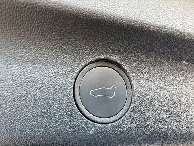 Used 2022 Tesla Model Y Performance image 13