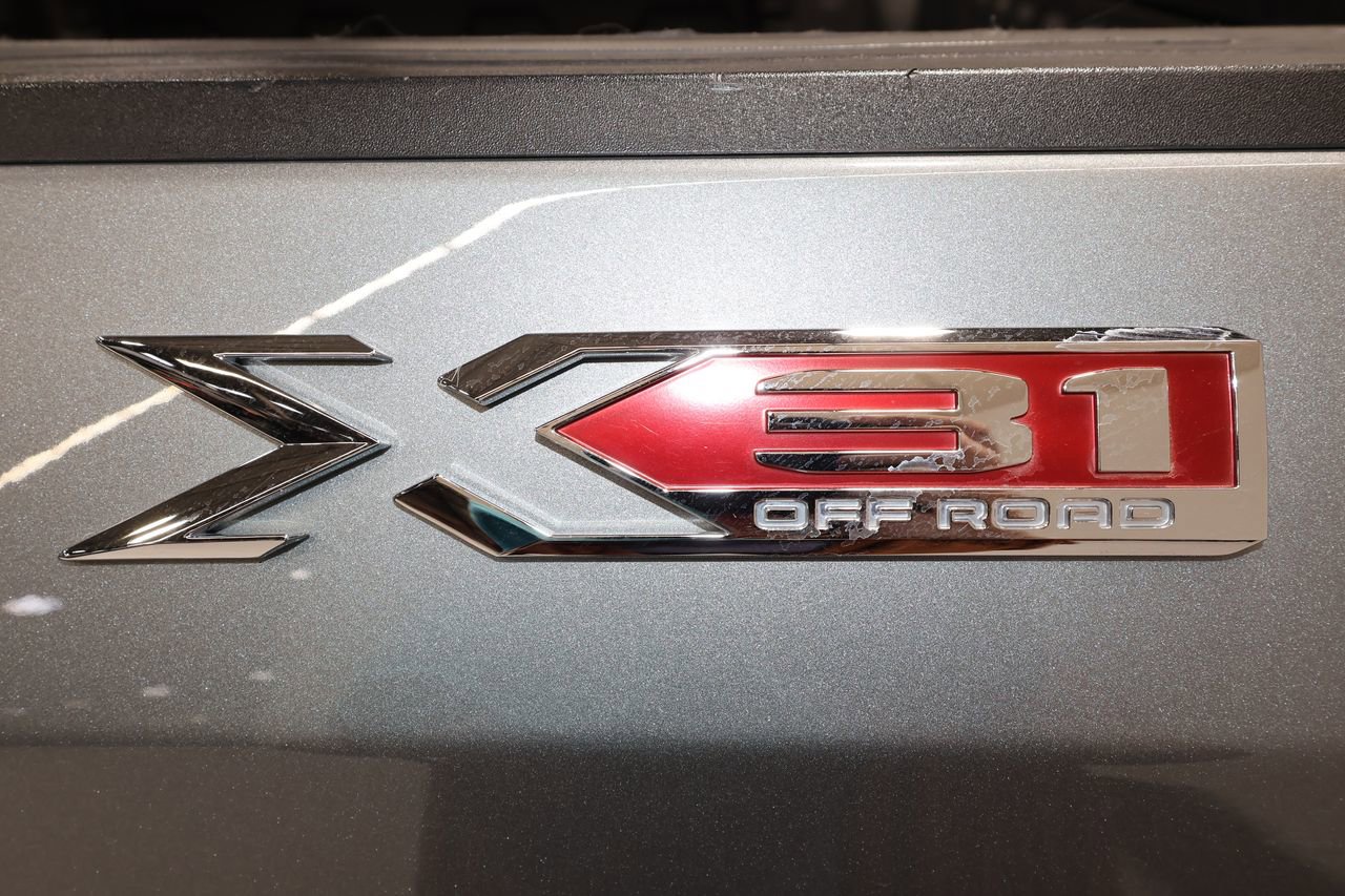 Used 2024 GMC Sierra 1500 SLT w/ SLT Premium Plus Package image 37