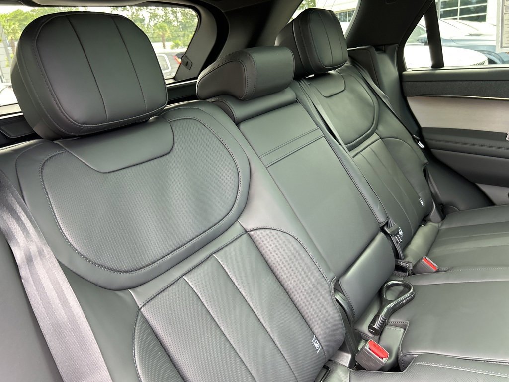 New 2025 Land Rover Range Rover Sport Dynamic SE image 18