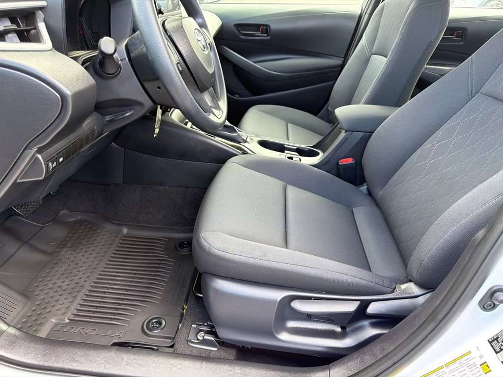 Used 2026 Toyota Corolla LE FWD image 11